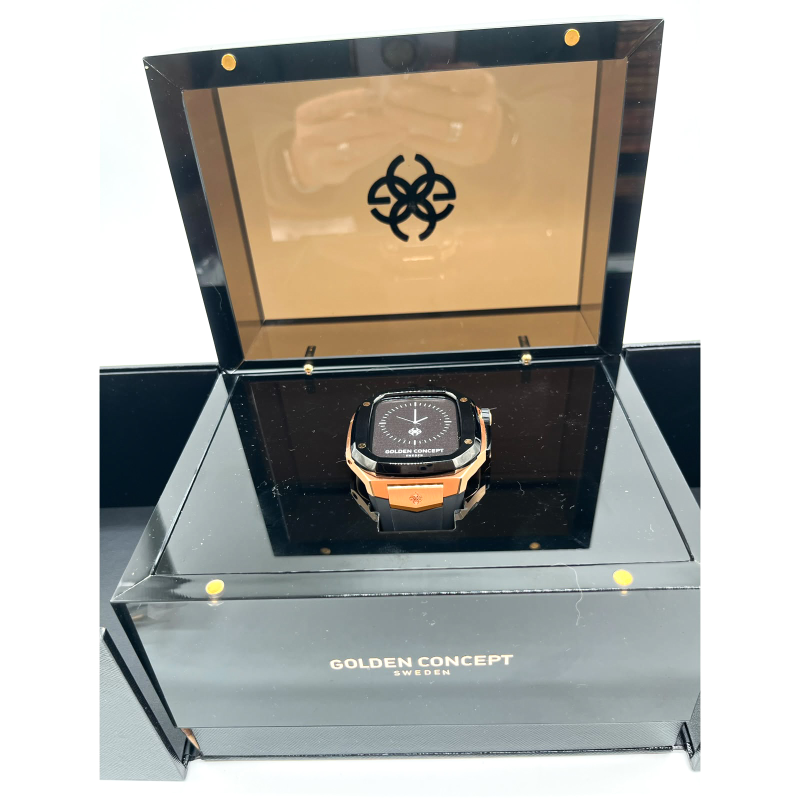 Golden Concept Apple Watch Accessories Case in Rose Gold with Black strap - Image 10